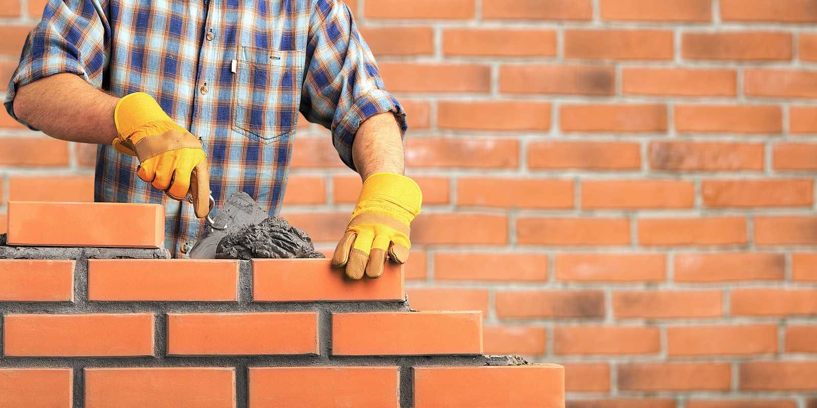 Требуется кирпич. Brickie (Bricklayer>Brick-fie) - «каменщик». Masonry картинки. Construction worker Brick. Worker Front Brick.